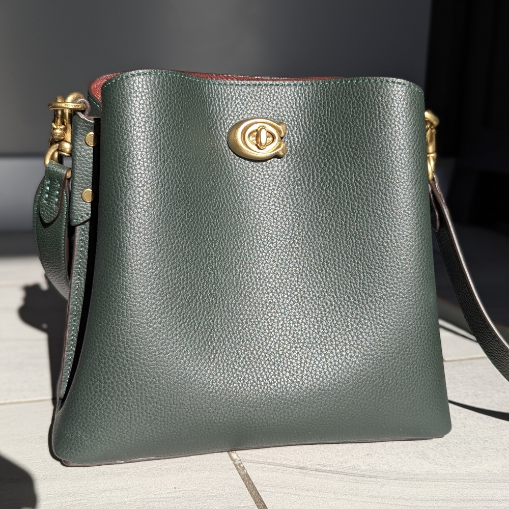 COACH WILLOW BUCKET BAG IN AMAZON GREEN